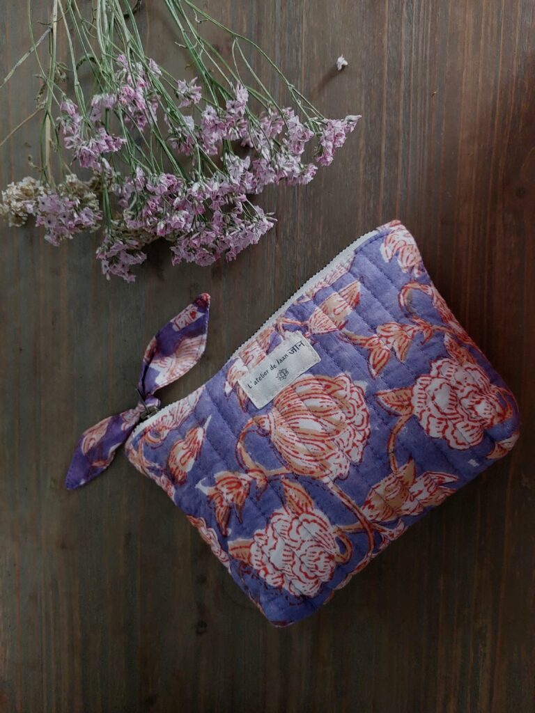 TROUSSE MAKE UP Violet